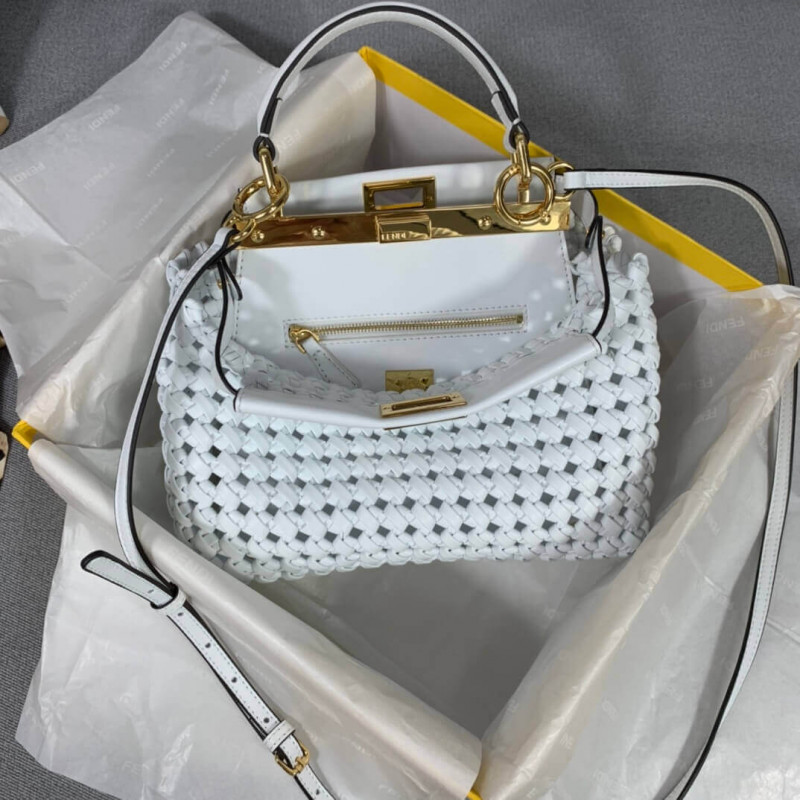 Fendi Peekaboo icónico Mini de cuero Interlace Bolsa 8bn244-6