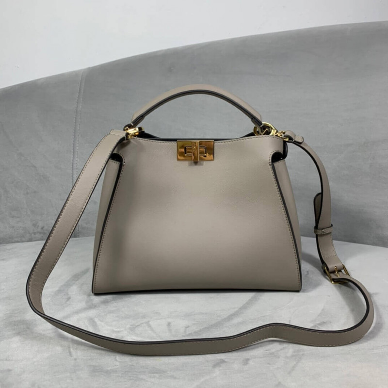 Fendi Peekaboo icónico esencialmente 8BN302-6