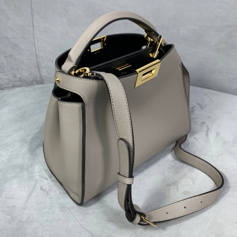 Fendi Peekaboo icónico esencialmente 8BN302-7