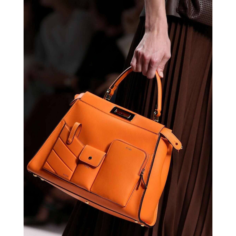 Fendi Peekaboo Bolsa de bolsillo mediana icónica 8BN312-1