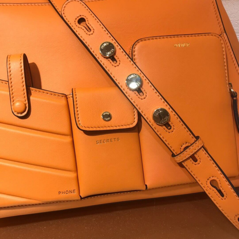 Fendi Peekaboo Bolsa de bolsillo mediana icónica 8BN312-5