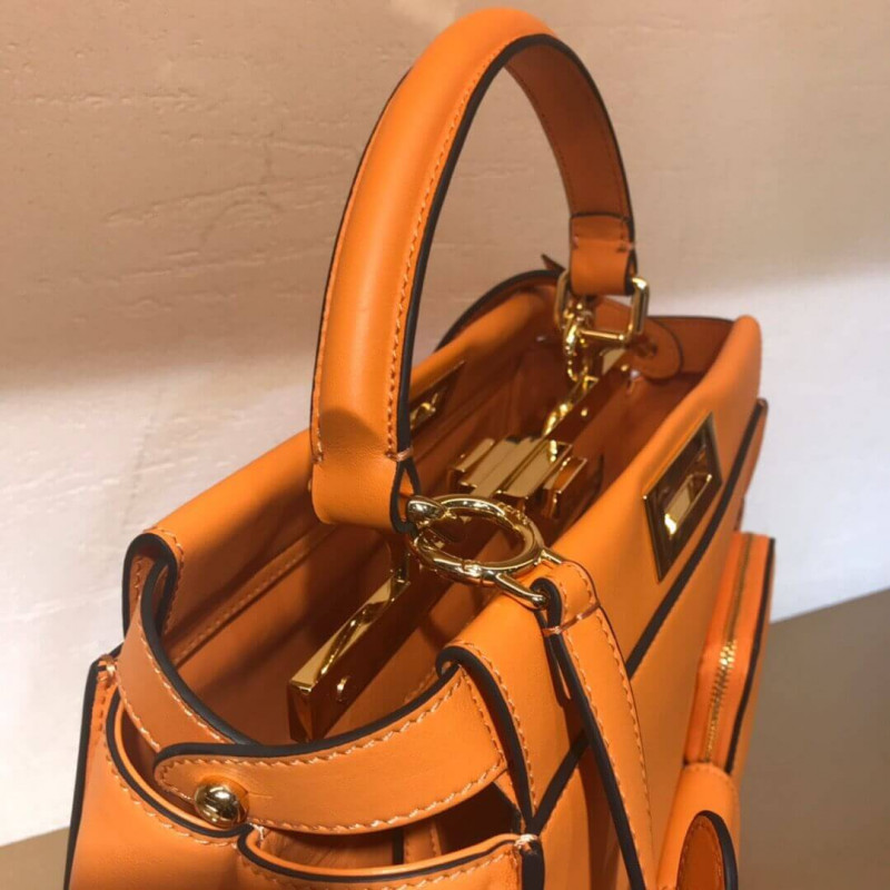Fendi Peekaboo Bolsa de bolsillo mediana icónica 8BN312-7