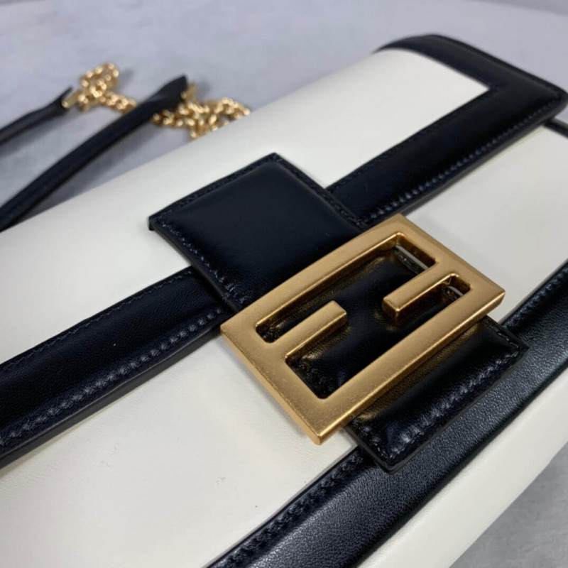 Fendi Bolsauette Chain Bolsa en Nappa Leather 8BR783-9