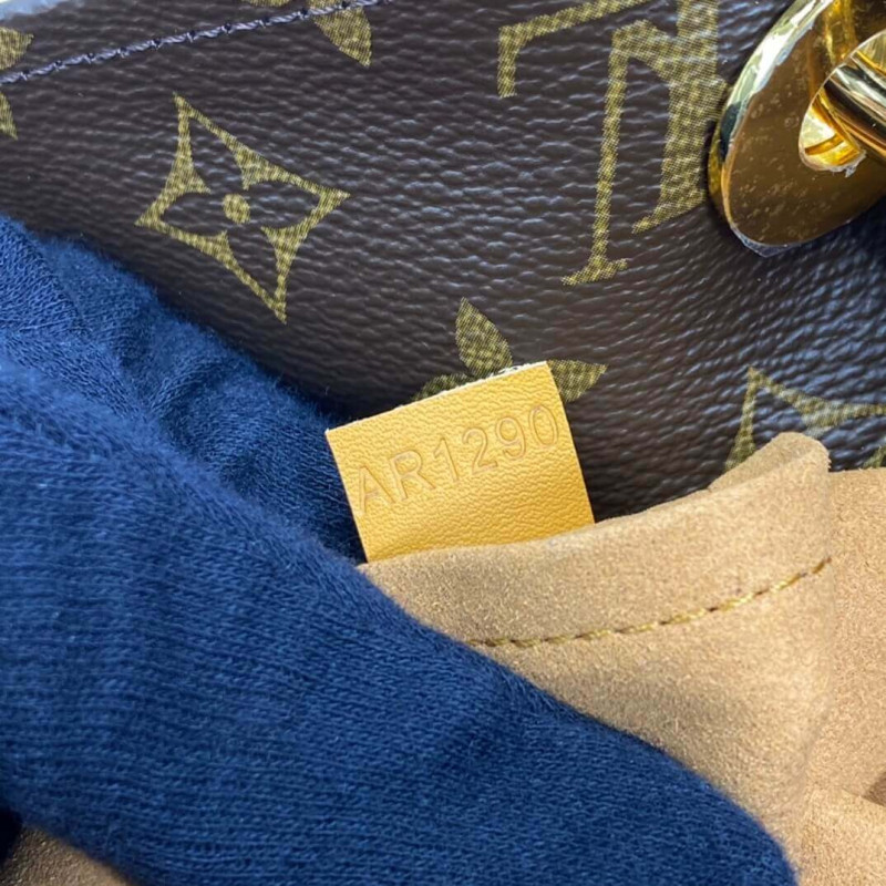 Louis Vuitton Monogram Canvas Artsy MM M43994-9