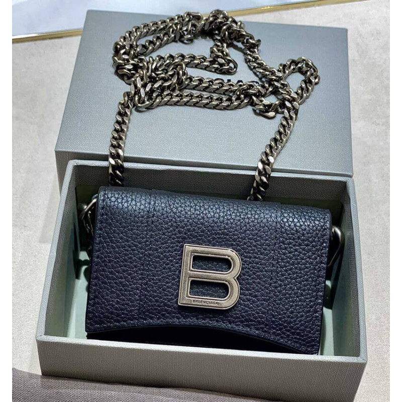 billetera de cuero con correa de cadena de arena negra de Balenciaga-3