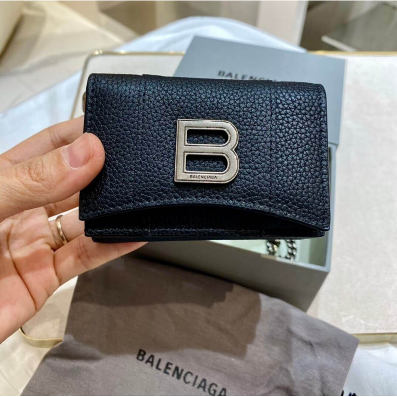 billetera de cuero con correa de cadena de arena negra de Balenciaga-6