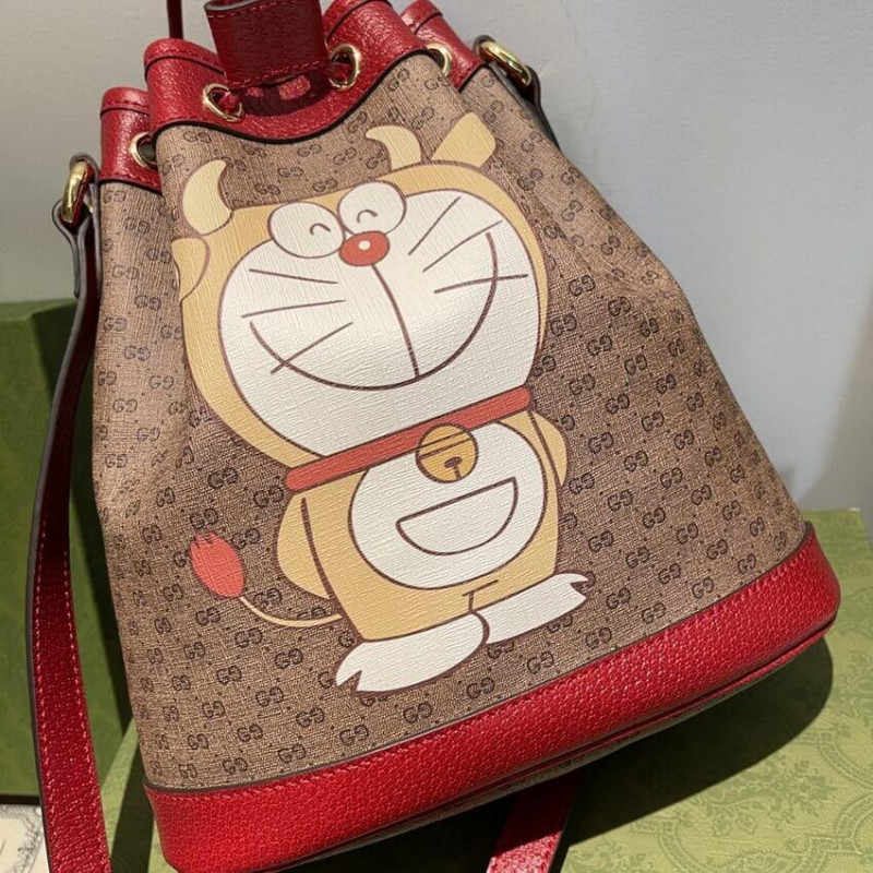 Doraemon x Gucci Bolsa de cubo pequeño 655597-4