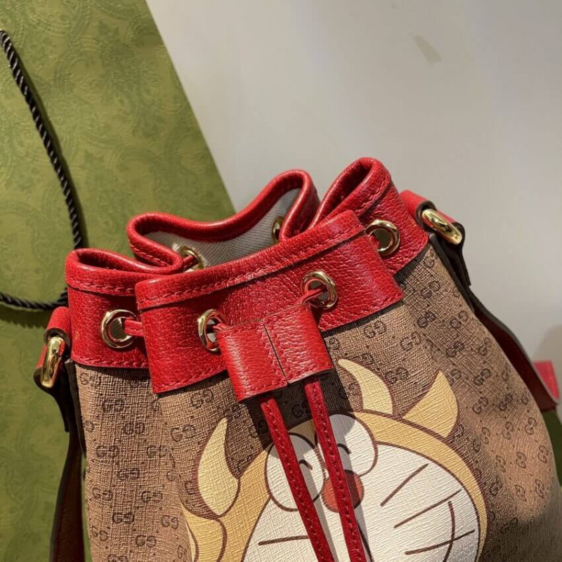 Doraemon x Gucci Bolsa de cubo pequeño 655597-5