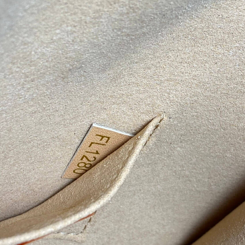 Louis Vuitton desde 1854 Dauphine Mini M57394-12