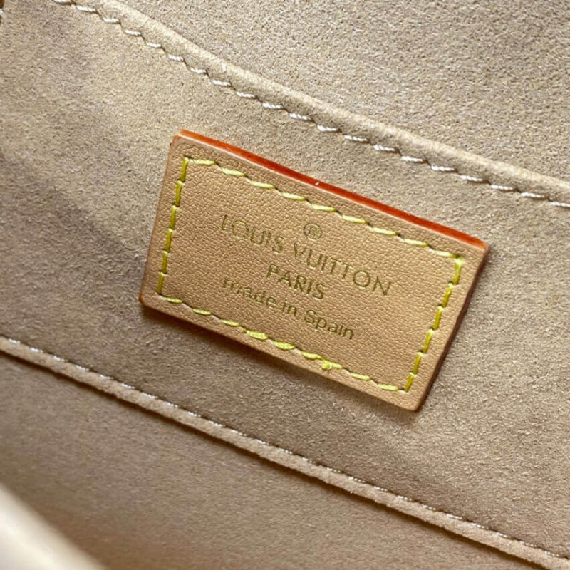 Louis Vuitton desde 1854 Dauphine Mini M57394-13