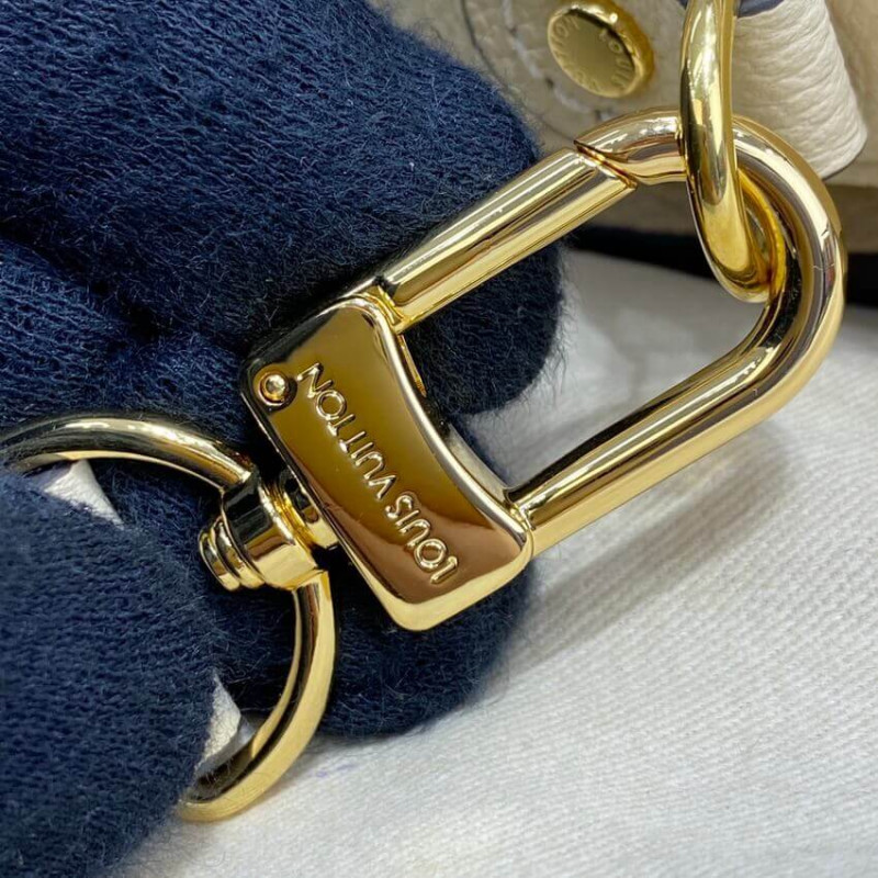 Louis Vuitton Pochette Metis M45596-9