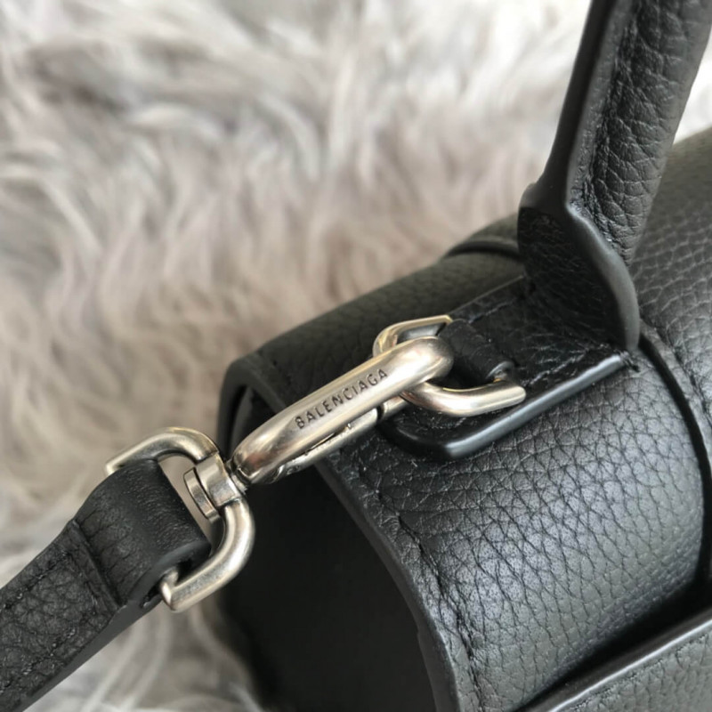 Balenciaga Hourglass XS Tote de cuero texturizado-8