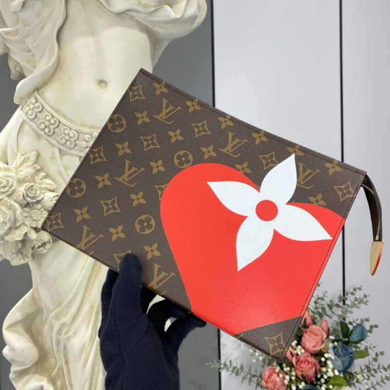 Juego de Louis Vuitton en la bolsa de tocador 26 M80282-1