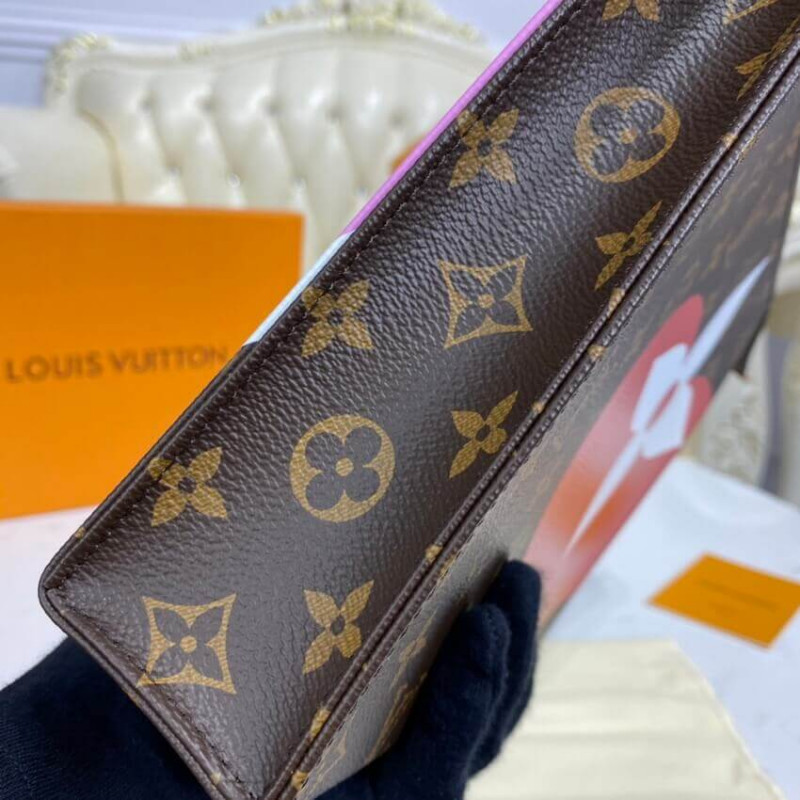 Juego de Louis Vuitton en la bolsa de tocador 26 M80282-6