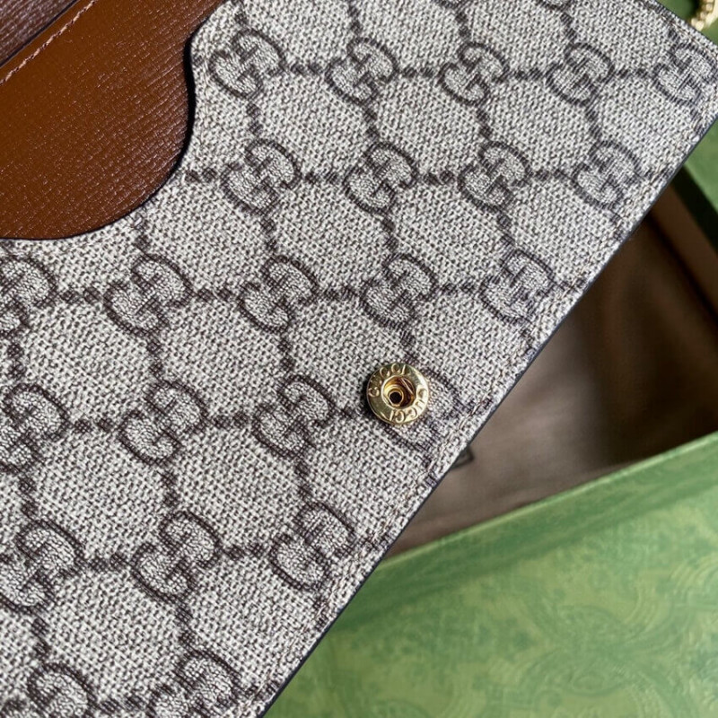 billetera de carcasa de la cadena de la cadena de San Valentín Gucci 648948-8