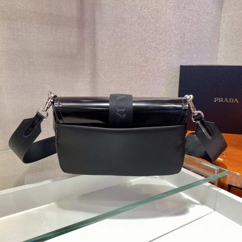 Nylon de bolsillo Prada y bolso de cuero cepillado 1BD295-8