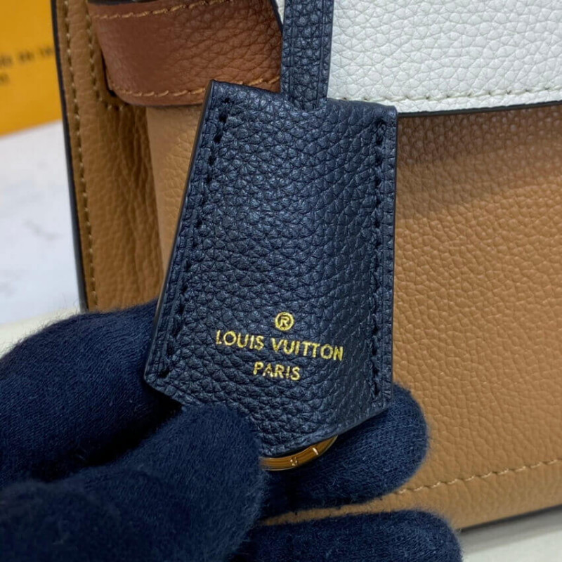 Louis Vuitton Lockme Ever BB M56645-9