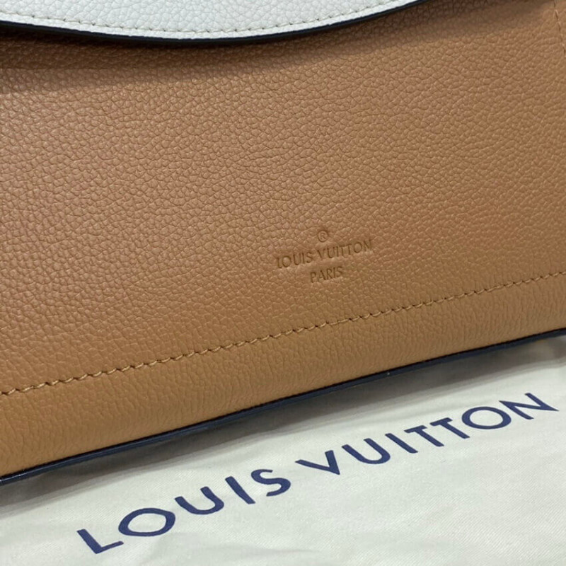 Louis Vuitton Lockme Ever BB M56645-10