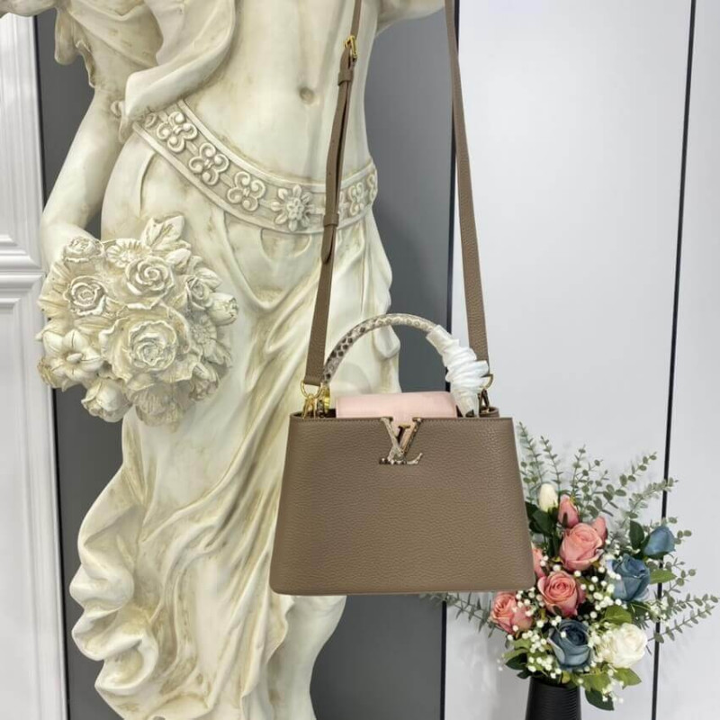 Louis Vuitton Taurillon Leather y Python Capucines BB M57539-1