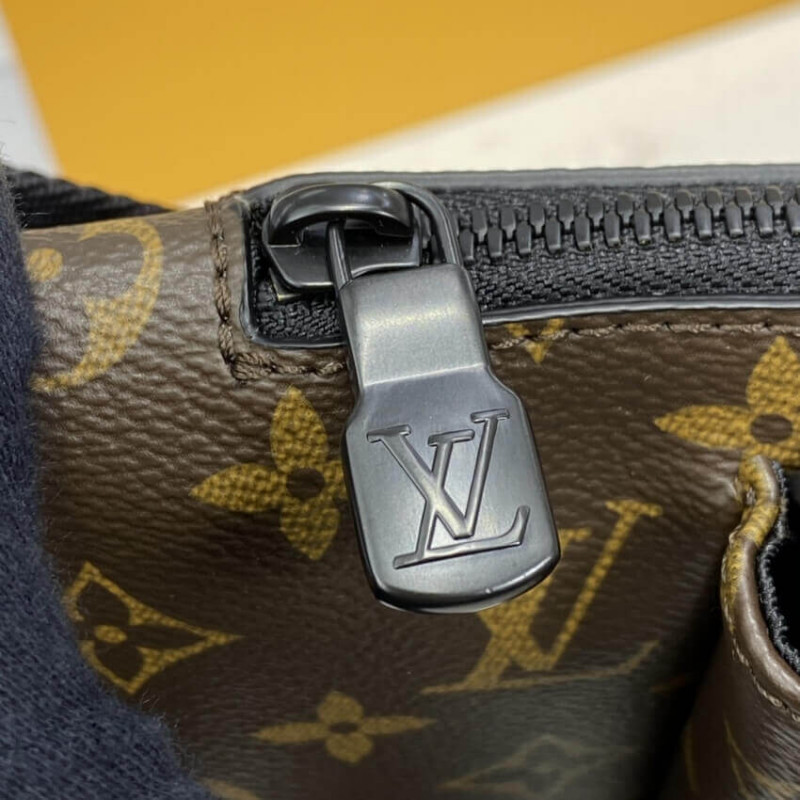 Louis Vuitton Christopher BumBolsa M45337-9