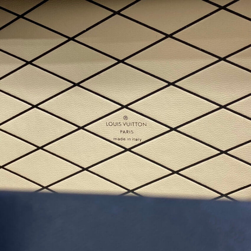 Louis Vuitton Petite Malle Monogram Metal Bolsa M57817-16