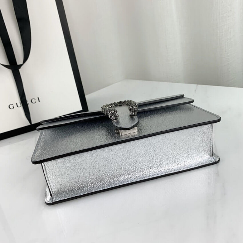 Gucci Dionysus Bolso de hombro pequeño en cuero cojo de plata 499623-6