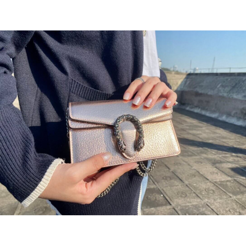 Bolso de hombro pequeño de Gucci Dionysus en cuero cojo de oro rosa 499623-1