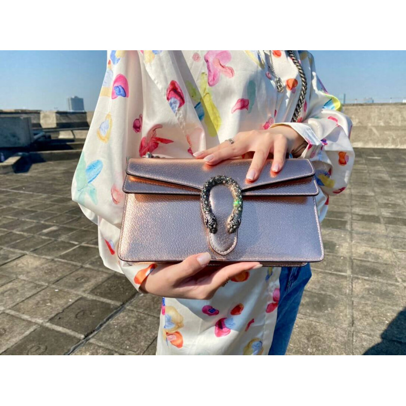 Bolso de hombro pequeño de Gucci Dionysus en cuero cojo de oro rosa 499623-3