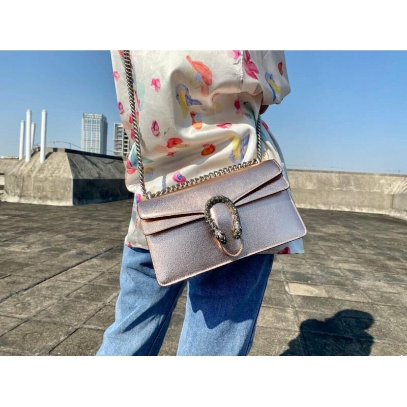 Bolso de hombro pequeño de Gucci Dionysus en cuero cojo de oro rosa 499623-5