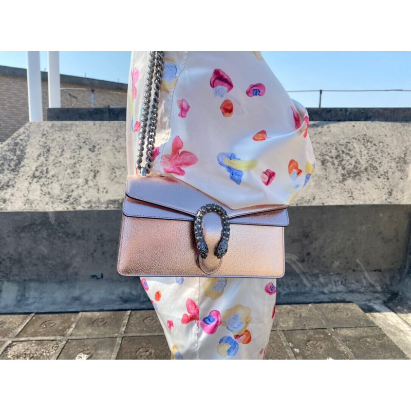 Bolso de hombro pequeño de Gucci Dionysus en cuero cojo de oro rosa 499623-6