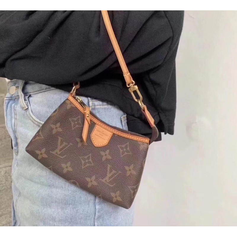 Louis Vuitton Mini Pochette Delightful M40309-5