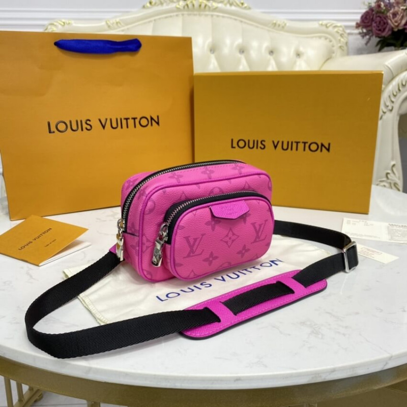 Louis Vuitton Outdoor Pouch Rosy M30781-4