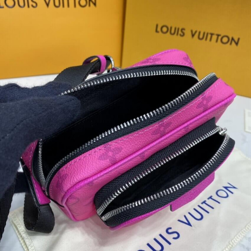 Louis Vuitton Outdoor Pouch Rosy M30781-13