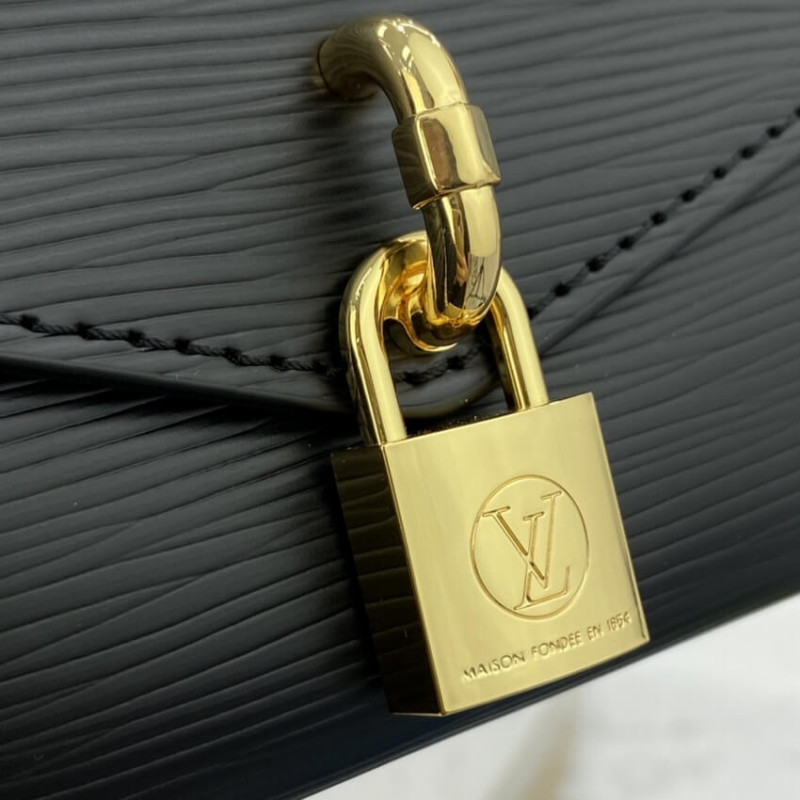 LOUIS VUITTON CADACK ON Strap M80682 M80819-8