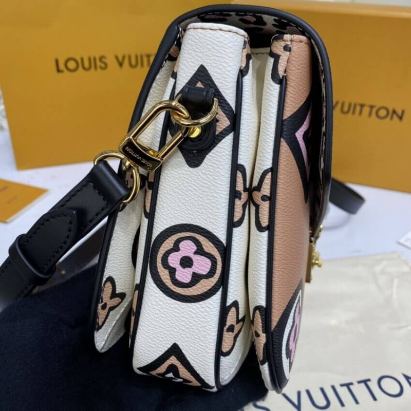 Louis Vuitton Pochette Metis M45823-8