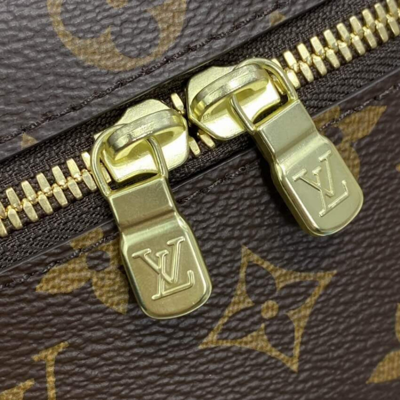 Louis Vuitton Monogram Canvas Nice Mano Toiletry Pouch M44936-8