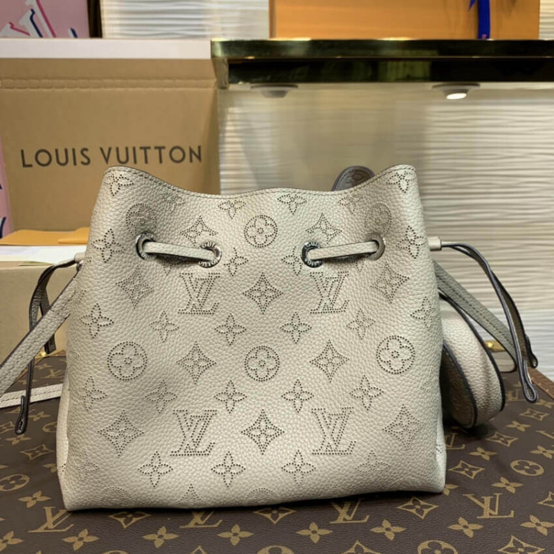 Louis Vuitton Mahina Leather Bella M57201-8
