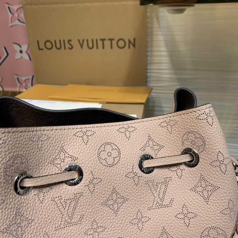 Louis Vuitton Mahina Leather Bella M57068-3