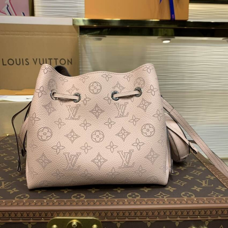 Louis Vuitton Mahina Leather Bella M57068-7