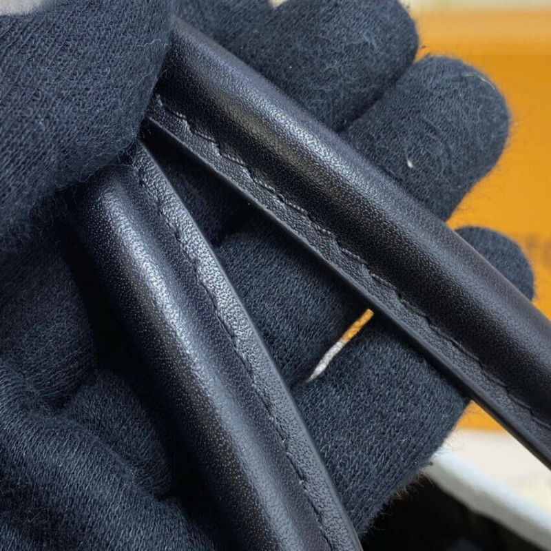 Louis Vuitton Impreso de cuero de ternero Matte Onthego MM M59264-9