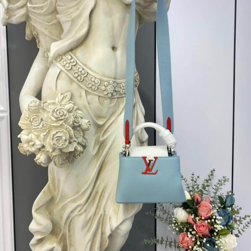 Louis Vuitton Taurillon Cuero Capucines Mini M57519-2