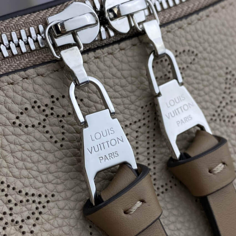 Louis Vuitton Beaubourg Hobo MM M56084-12