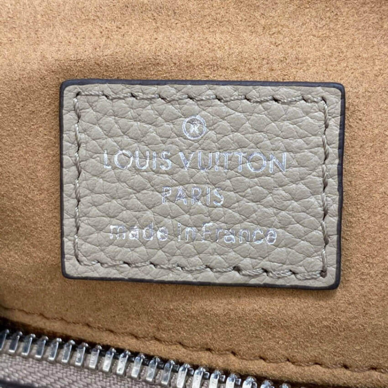 Louis Vuitton Beaubourg Hobo MM M56084-16