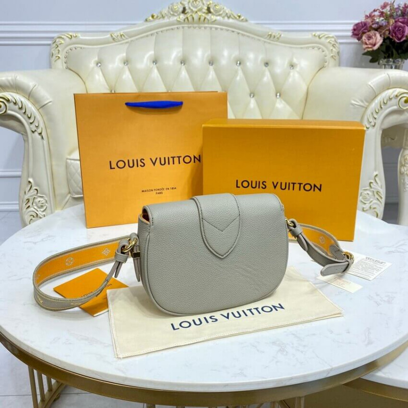 Louis Vuitton LV Pont 9 Soft PM M58728-6