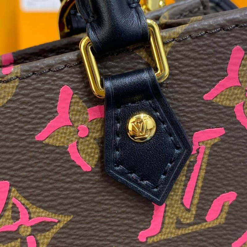 Louis Vuitton Signature dibujó Petit Sac Plat M80839-10