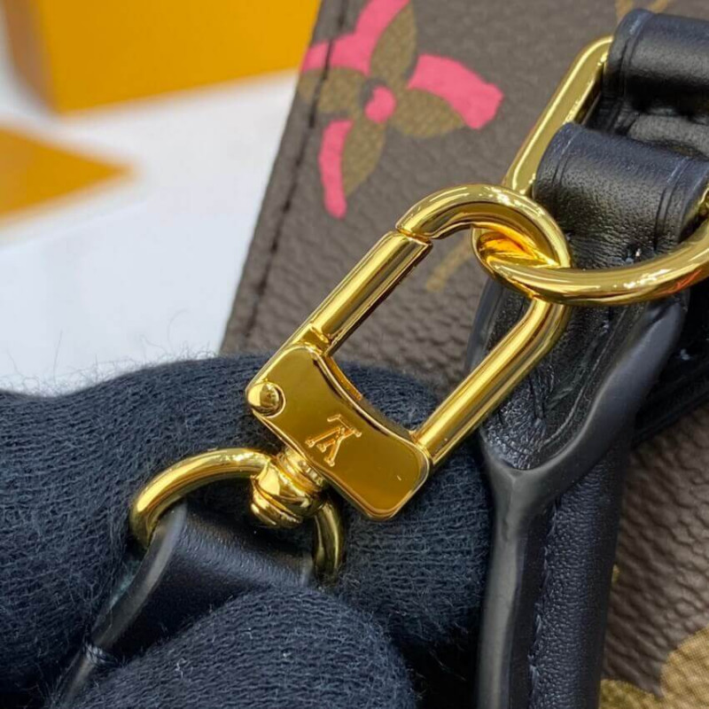 Louis Vuitton Signature dibujó Petit Sac Plat M80839-11