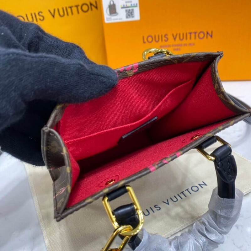 Louis Vuitton Signature dibujó Petit Sac Plat M80839-12