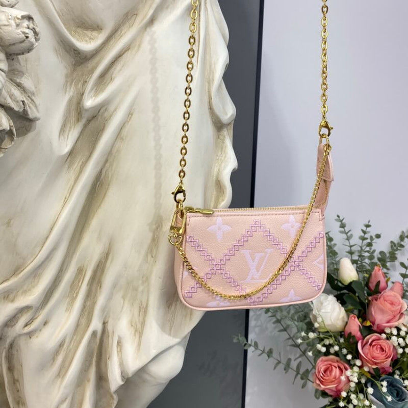 Louis Vuitton Mini Pochette AccessOires M81140-2
