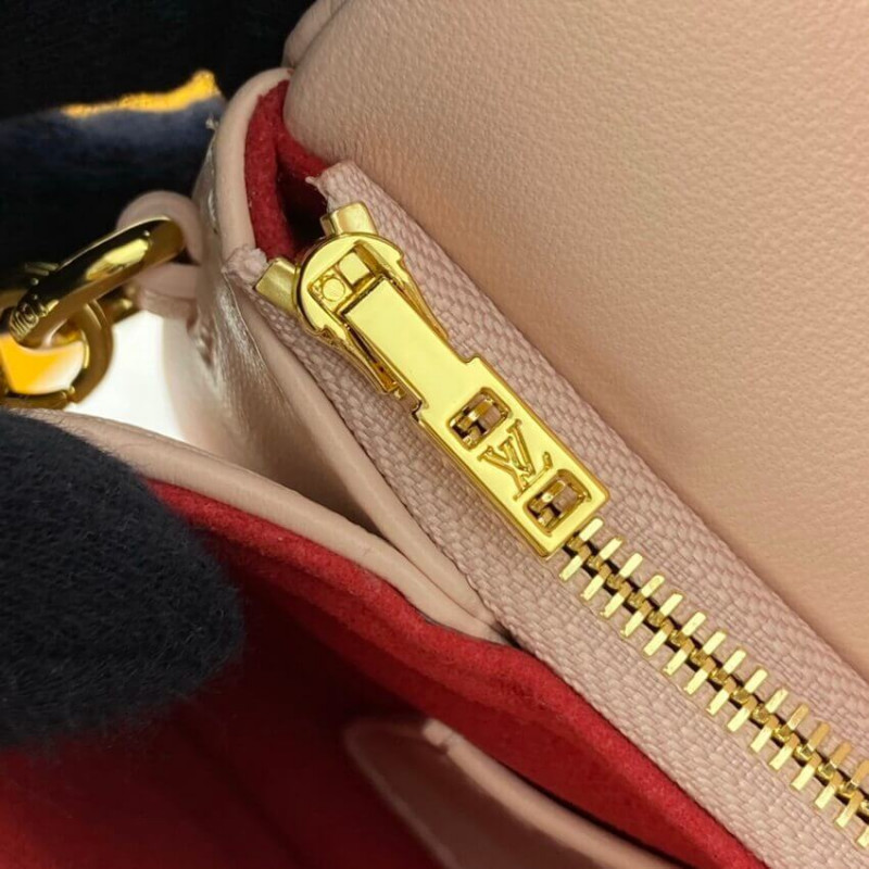 Louis Vuitton Limited Edition Pochette Coussin M80834 Dragee Pink-17