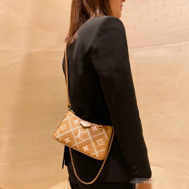 Louis Vuitton Monogram Empreinte Easy Pouch en Strap M81137 Arizona Beige-4